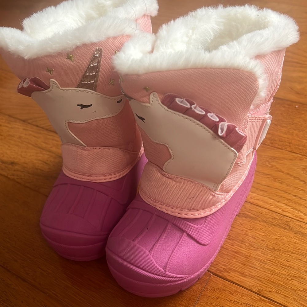 New cat and Jack snow boots